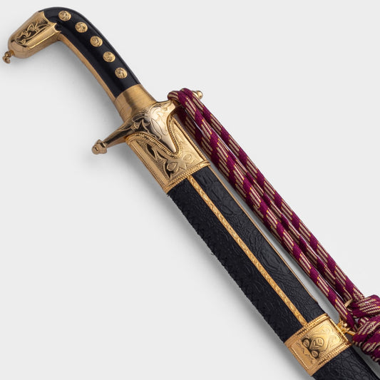 سيف حنيش بالتصميم الكلاسيكي أسود