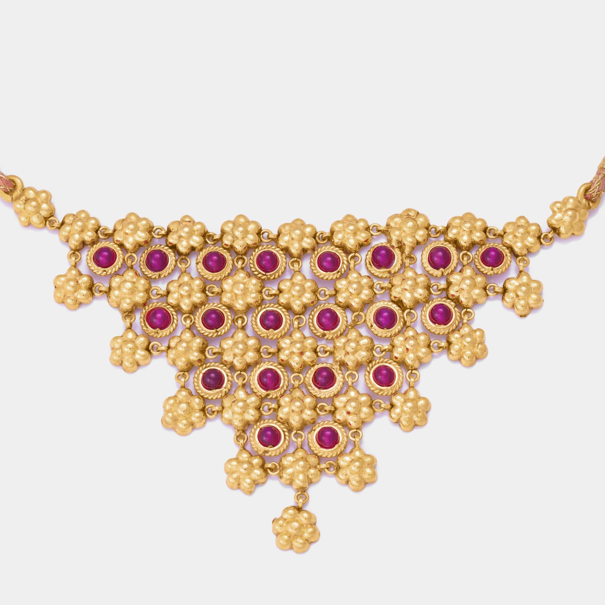 طقم الجوري ذهب 21 بحجر الكوارتز الوردي  مزنط بحرير هندي - حلق - خاتم - اسوارة