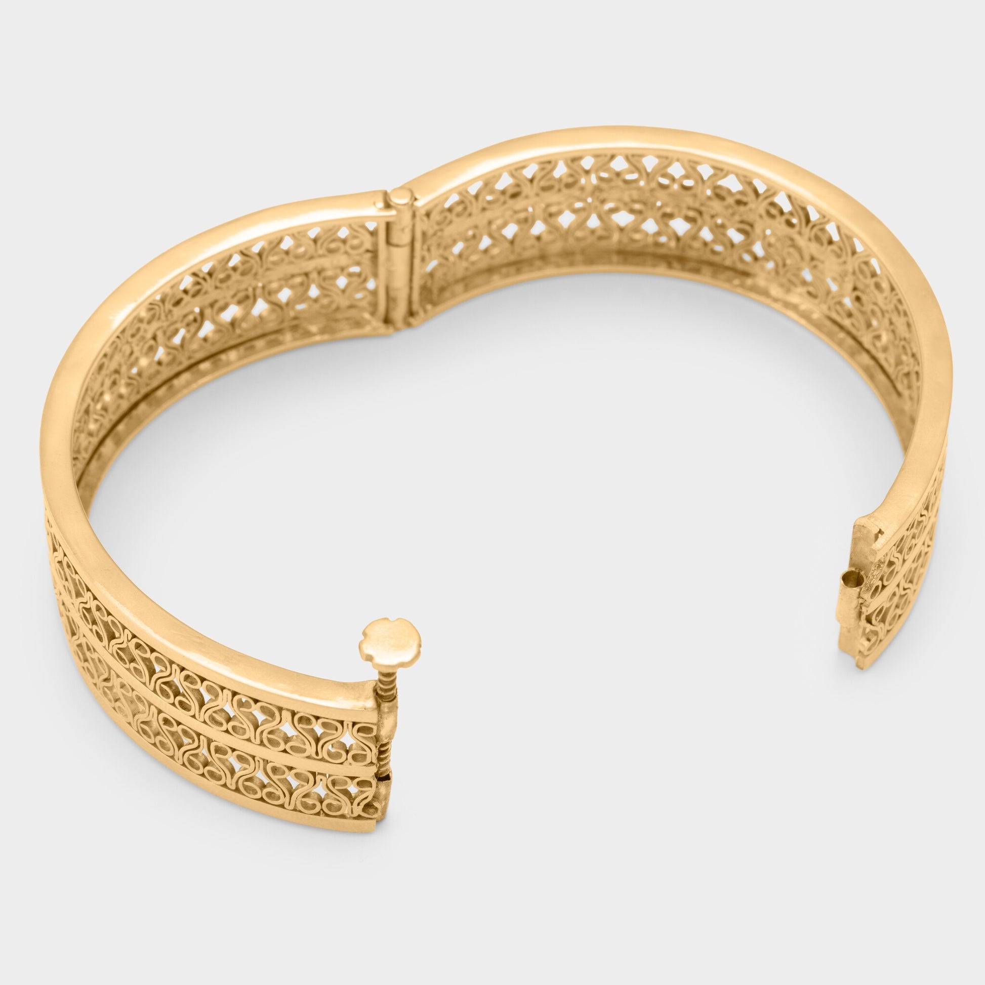 مضعد طوق الذهبي ذهب عيار 21