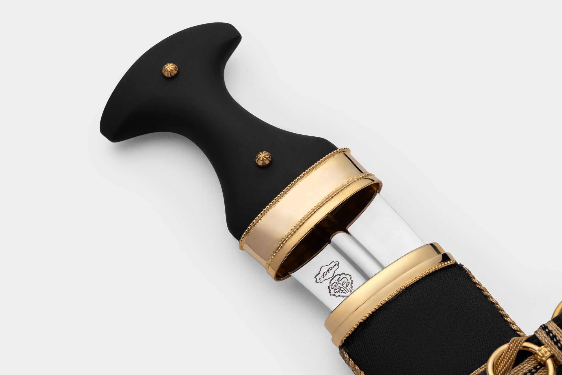 خنجر حنيش بمقبض أسود إصدار رقم 1