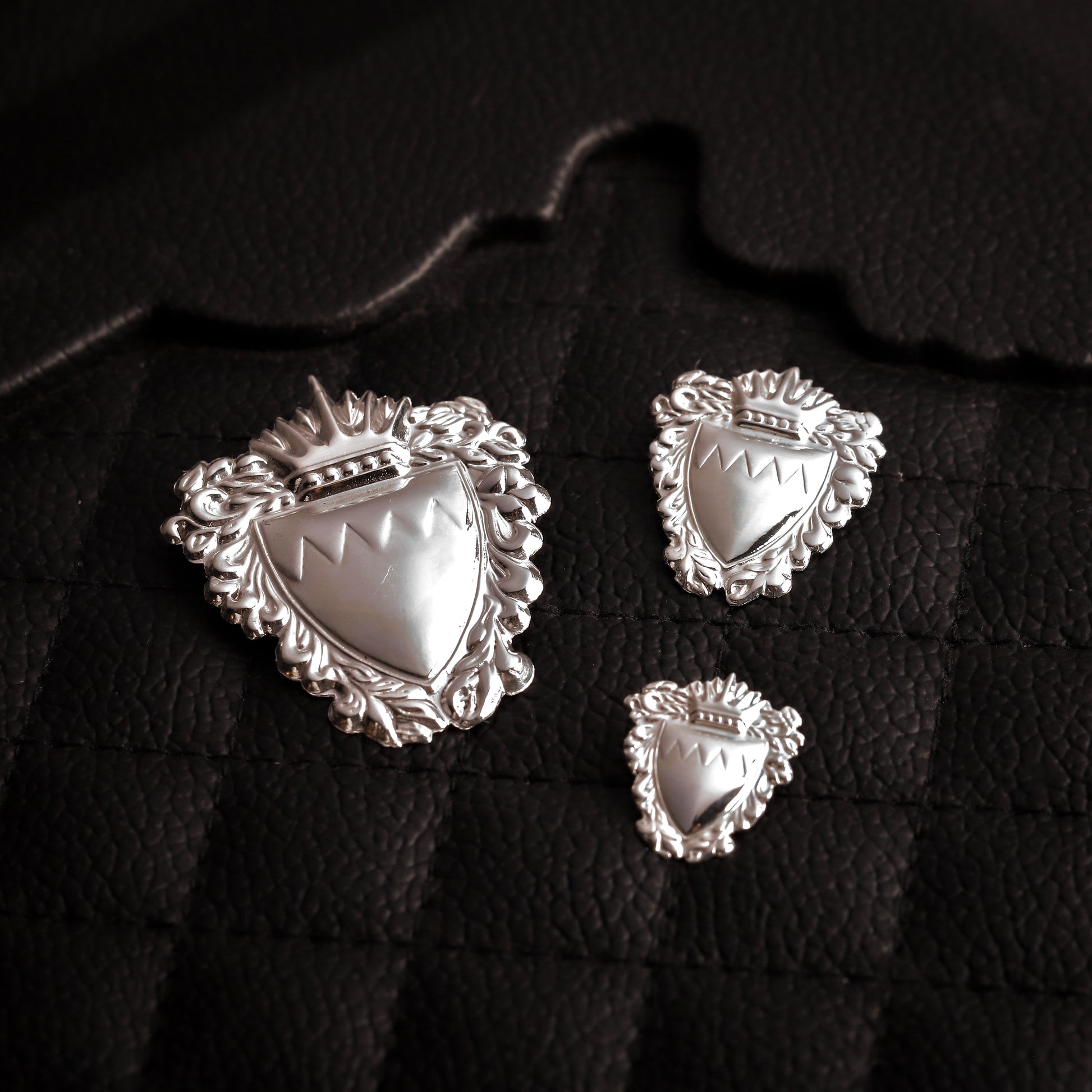 بروش شعار البحرين فضي